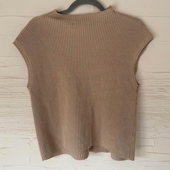 Pretty Garden | Knit Sleeveless Vest | Size Small - Picture 3 of 6